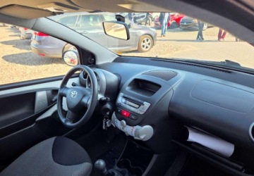 Toyota Aygo I Hatchback 5d Facelifting 1.0 VVT-i 68KM 2012 Toyota Aygo 1,0 Klima 68 km Benzyna 68KM, zdjęcie 7