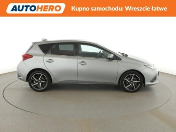 Toyota Auris II Hatchback 5d Facelifting 1.8 Hybrid 136KM 2017 Toyota Auris navi kamera grzane fotele tempomat, zdjęcie 8