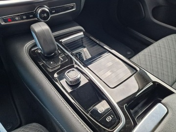 Volvo V60 II  2022 Volvo V60 Recharge T6 AWD Geartronic Core, zdjęcie 30