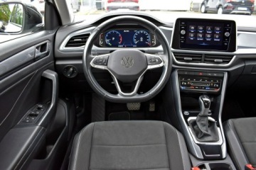 Volkswagen T-Roc I SUV Facelifting 1.5 TSI ACT 150KM 2023 Volkswagen T-Roc Bezwypadkowy / Salon Polska /, zdjęcie 13