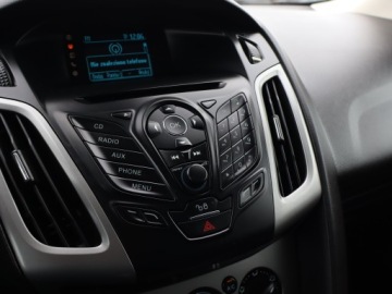 Ford Focus III Hatchback 5d facelifting 1.6 TDCi 95KM 2014 Ford Focus 1.6 TDCi, Salon Polska, Klima, zdjęcie 16