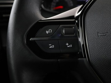 Peugeot 2008 II SUV 1.2 PureTech 100KM 2023 Peugeot 2008 navi kamera i czujniki parkowania, zdjęcie 32