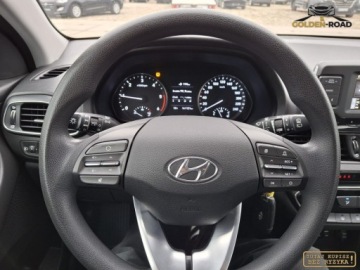 Hyundai i30 III Hatchback 1.6 CRDI DPF 95KM 2017 Hyundai i30 1,6 crdi klima elektryka alu wspomaganie oplacony 1.6 Diesel, zdjęcie 13