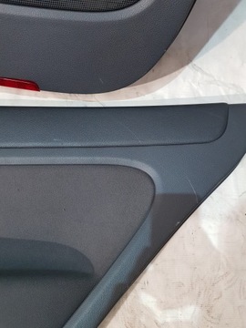 КОМПЛЕКТ ОБИВКИ БОКОВЫХ ДВЕРЕЙ VW GOLF V PLUS EU