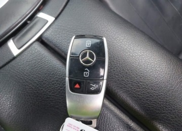 Mercedes Klasa E W213 2018 Mercedes-Benz Klasa E E 300, 4Matic, od ubezpieczalni 2.0 Benzyna 241KM, zdjęcie 11