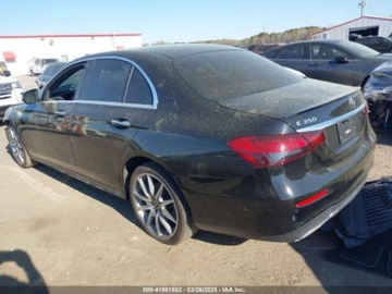 Mercedes Klasa E W213 2022 Mercedes-Benz Klasa E 350 2022 2.0l 2.0 Benzyna 255KM, zdjęcie 3