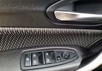 BMW Seria 1 F20-F21 Hatchback 5d Facelifting 2015 116i 109KM 2017 BMW Seria 1 116i 1,5 109KM Benzyna 6-Biegow Serwis 1.5 Benzyna 109KM, zdjęcie 32