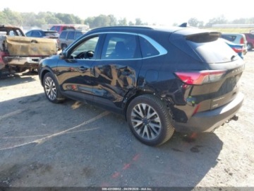 Ford Kuga III 2020 Ford Kuga 2020 r.,2,0L TITANIUM 2.0 Benzyna 250KM, zdjęcie 3