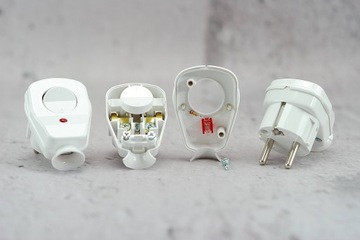 biała wtyczka z przełącznikiem loftowa loft retro