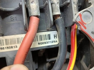 БЛОК ПРЕДОХРАНИТЕЛЕЙ VW GOLF VII TDI 5Q0907361A 5Q0937125A