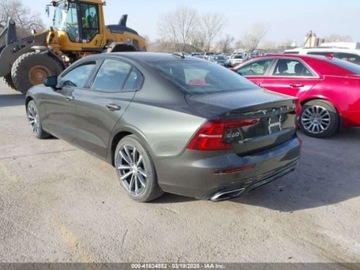 Volvo S60 III 2022 Volvo S60 2022 VOLVO S60 B5 INSCRIPTIONB5 MOMENTUM 2.0 Benzyna 247KM, zdjęcie 3