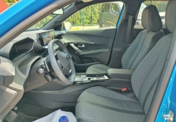Peugeot 2008 II SUV Facelifting 1.2 PureTech 130KM 2024 Peugeot 2008 PureTech 130 Allure SS EAT8 SalonPL FVat 2024 Maly Przebieg, zdjęcie 8