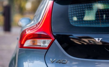 Volvo V40 II Hatchback 2.0 T2 DRIVE-E 122KM 2016 Volvo V40 Volvo V40 T2 Drive-E Kinetic 2.0 Benzyna 122KM, zdjęcie 8