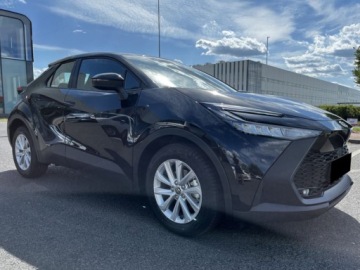 Toyota C-HR II SUV 1.8 Hybrid 140KM 2025 Od ręki - Comfort 1.8 Hybrid 140KM | Tempomat adaptacyjny!, zdjęcie 2