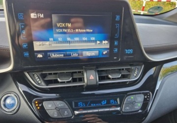 Toyota C-HR I Crossover 1.8 Hybrid 122KM 2017 Toyota C-HR 1,8 Hybrid Prestige Skora Kamera Navi 1.8 Hybryda 122KM, zdjęcie 19