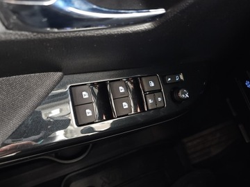 Toyota Hilux VIII Podwójna kabina Facelifting 2.8 D-4D 204KM 2023 Toyota Hilux 2.8 D-4D Double Cab SR5+ 4x4 2.8 D-4D, zdjęcie 17