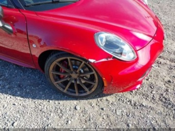 Alfa Romeo 4C 2016 Alfa Romeo 4C 2016 ALFA ROMEO 4C SPIDER 1.7 Benzyna 237KM, zdjęcie 3