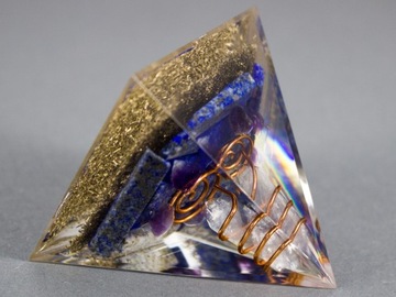 ПИРАМИДА ОРГОНИТ ЛАЗУРИТ АМЕТИСТ КРИСТАЛЛ СМОЛА ГАРМОНИЯ БИОЭНЕРГИЯ 5 см