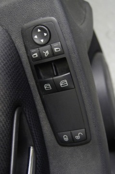 Обшивка левой передней двери, левая боковая панель A Class W169 LIFT