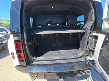 Land Rover Defender IV (L663) 2024 Land Rover Defender 130 X-Dynamic SE 2024 3.0 Benzyna 395KM, zdjęcie 2