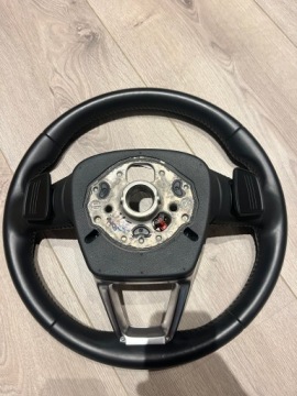 Руль С ПОДОГРЕВОМ - С ПОДОГРЕВОМ Audi Q7 II 4M лепестками F1 очень приятная кожа 100%