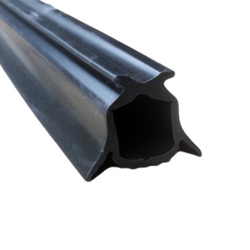 USZCZELKA DOLNA DO BRAM SEGMENTOWYCH B-063 WSUWANA 1M