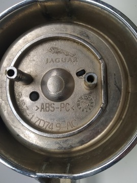 06-09R JAGUAR XK X150 MŘÍŽKA MASKA CHRÓM LIŠTA NÁRAZNÍKU PŘEDNÍ ZNAKY LOGO