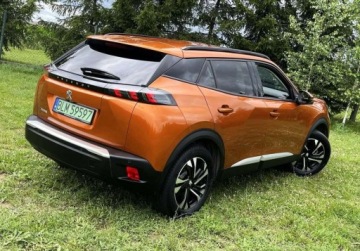 Peugeot 2008 II e-SUV Elektryczny 50kWh 136KM 2021 Peugeot 2008 bezwypadkowy, 50kWh 100 sprawny, Allur Pack Elektryczny 136KM, zdjęcie 3