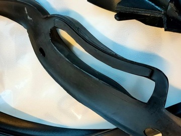 Уплотнитель двери Mercedes C126 купе