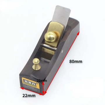 Ручной строгальный станок по дереву в черном стиле