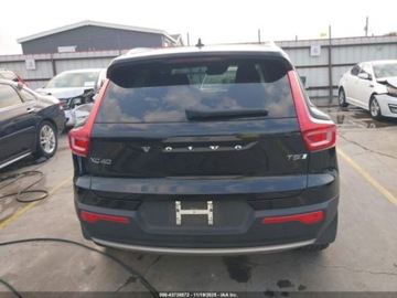 Volvo XC40 2021 Volvo XC 40 T5 Momentum 2021 2.0l 2.0 Benzyna 248KM, zdjęcie 4