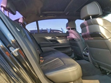 BMW Seria 7 G70 2022 BMW Seria 7 740i 2022 3.0 Benzyna 335KM, zdjęcie 10