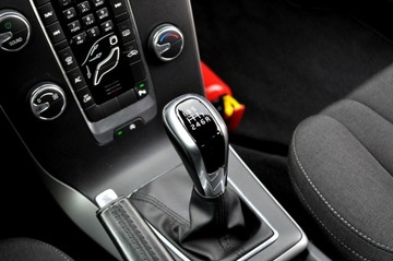 Volvo V40 II Hatchback Facelifting 2.0 D2 120KM 2017 Volvo V40 2,0 D2 2017 Rok Lift Full Led, zdjęcie 16