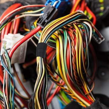 ЛЕНТА ДЛЯ ПУЧКОВ ПРОВОДОВ УДОБНАЯ САМОБМОТАЮЩАЯ ЛЕНТА