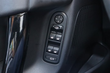 Citroen C3 II Hatchback facelifting 1.2 VTi 82KM 2014 Citroen C3 1.2 PureTech, Salon Polska, Klima, zdjęcie 17