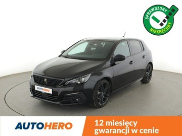 Peugeot 308 II Hatchback Facelifting 1.2 PureTech 130KM 2021 Peugeot 308 LED navi skóra/alcantara virtual