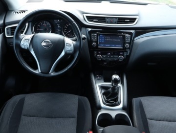 Nissan Qashqai II Crossover 1.2 DIG-T 115KM 2015 Nissan Qashqai 1.2 DIG-T, Salon Polska, Navi, zdjęcie 6