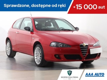 Alfa Romeo 147 Hatchback 1.6 i 16V T.Spark 120KM 2005 Alfa Romeo 147 1.6 16V T.SPARK, Klima