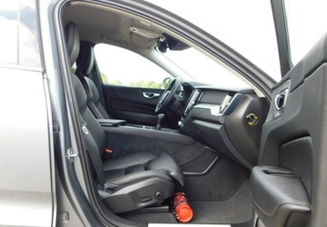 Volvo XC60 II Crossover D3 150KM 2020 Volvo XC 60 z Gwarancja Kamera Skora Podgrzewane Fotele 2.0 Diesel 150KM, zdjęcie 8
