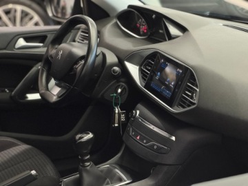 Peugeot 308 II SW Facelifting 1.5 BlueHDI 130KM 2021 Peugeot 308 Active Pack / CarPlay/Android Auto / K, zdjęcie 35