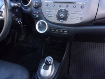 Honda Jazz III 1.4 i-VTEC 100KM 2010 Honda Jaaz 1.4 Automat, zdjęcie 25