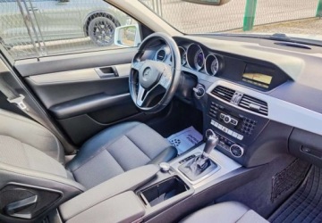 Mercedes Klasa C W205 Kombi 220 BlueTEC 170KM 2014 Mercedes-Benz Klasa C Mercedes-Benz Klasa C 220 (BlueTEC) d 7G-TRONIC Avan, zdjęcie 13
