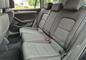 Volkswagen Passat B8 Variant Facelifting 2.0 TDI SCR 200KM 2022 Volkswagen Passat Variant 2.0TDI 200KM DSG BusinessPremium HAK Kamera LED, zdjęcie 14