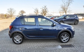 Dacia Sandero II Hatchback 5d Facelifting 0.9 TCe 90KM 2018 Dacia Sandero Stepway Lift 2018 r. Bezwypadkowy 54 tys. km Benzyna 90KM, zdjęcie 4