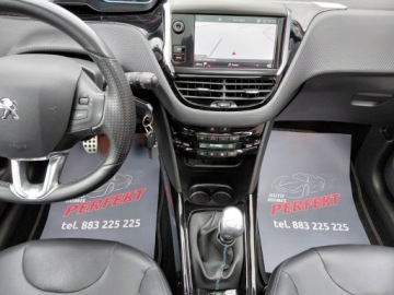 Peugeot 2008 I SUV Facelifting 1.2 PureTech 130KM 2018 Peugeot 2008 Navi Kamera Panorama Klimatronik 1.2 Benzyna 130KM, zdjęcie 21