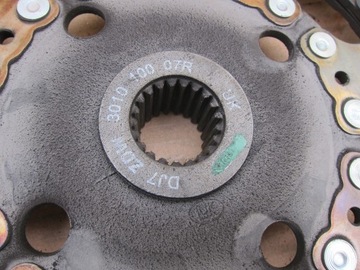 КОМПЛЕКТ ДВУМАССОВОГО КОЛЕСА RENAULT CLUTCH 1.2TCE