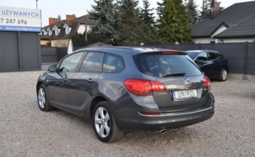 Opel Astra J Sports Tourer 1.4 Turbo ECOTEC 140KM 2012 Opel Astra 1.4 150 JAHRE Benzyna Tempomat Cz. parkowania Klimatyzacja 1.4, zdjęcie 8
