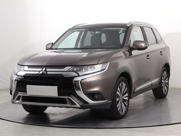 Mitsubishi Outlander III SUV Facelifting 2017 2.0 150KM 2019 Mitsubishi Outlander 2.0, Salon Polska, 4X4, zdjęcie 1
