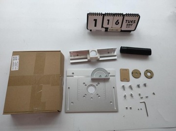 Włóż płytkę stołową do blatu, włóż płytkę trymera stołowa Obróbka drewna