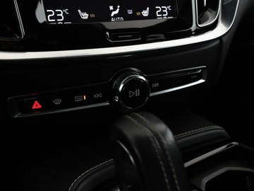 Volvo V60 II  2020 Volvo V60 PHEV 4x4 skóra/alcantara full LED, zdjęcie 29